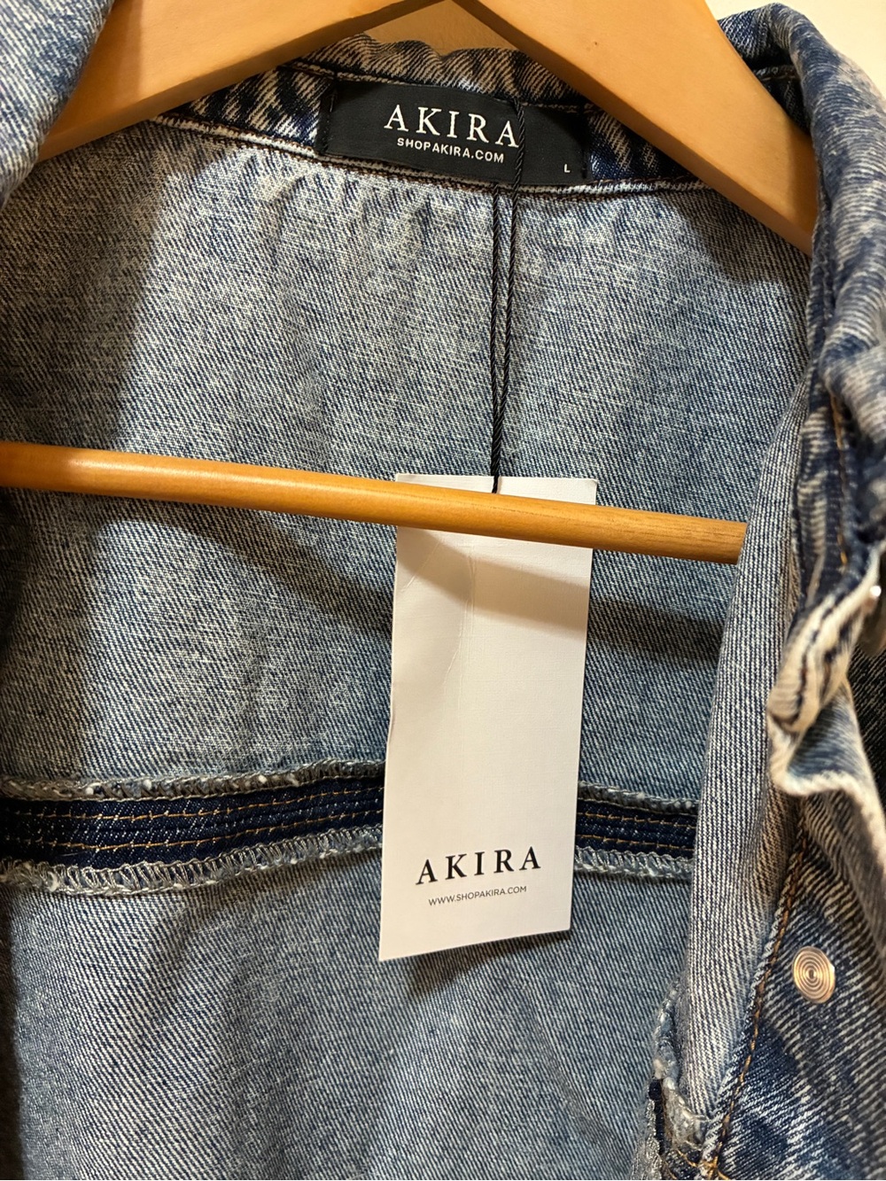 Akira Cropped Jean Jacket - Picture 3 of 3